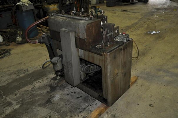 4 Stand, Urafco #M-1-1/4-C, rollformer, 5" roll space, 1.25" shaft diameter, 1.75" vertical adj., 7" - Image 9