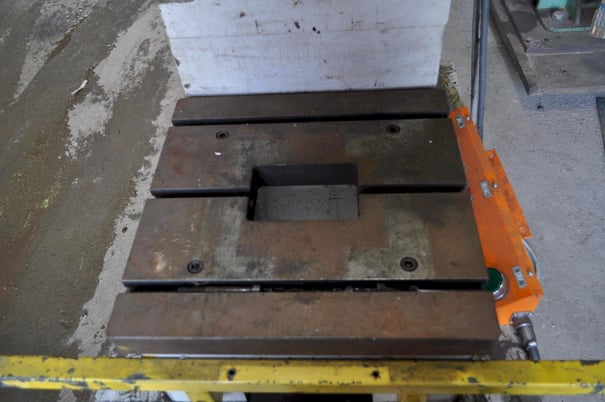 10 Ton, Hydraulic C-Frame Press, 6" stroke, 4" adj., 17.5" x17" bed, 1994 - Image 5