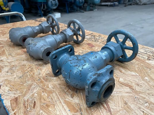 1" Vilter Ammonia Hand Expansion Shut-Off Valve, 4-Bolt (Square Flanges) - Image 4