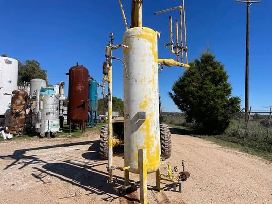 635 gallon RVS Vertical Ammonia Receiver, 36" x 120" - Image 3