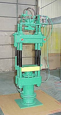 57 Ton, Up-act., 14" x 12", 4-post, 7" stroke, 21.5" daylight, 7" ram, 37" work height, some valves, #695 - Image 1
