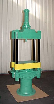 70 Ton, 23" x17", 26" DL, 12" str--main clamp, 8" str--trnsfr, 36.5" work height, 98" tall, #325 - Image 1