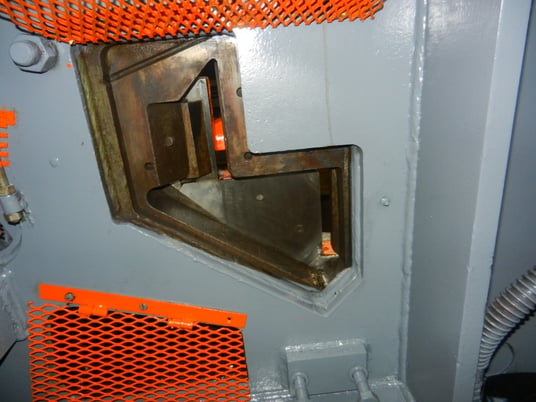 6" x 6" x 1/2" Hill-Acme #6, hydraulically operated ironworker, 95 ton, 15 HP - Image 9