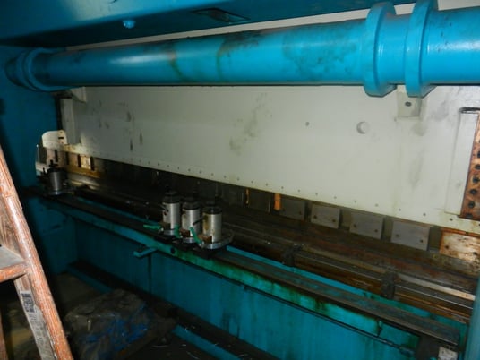 165 Ton, Adira #QHD-15040, 2-Axis CNC hydraulic press brake, 13' overall, 124" between housing, 6.3" stroke - Image 7