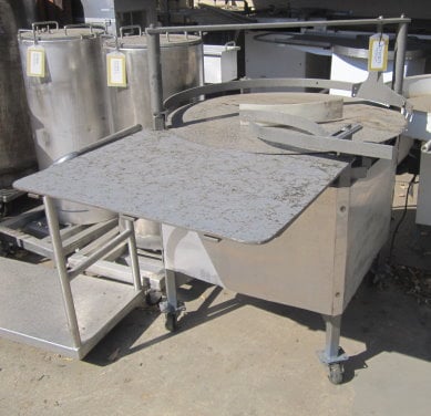 36" width Accumulation Table, Stainless Steel, 1/2 HP, 30" x 21" leaf for discharge - Image 1