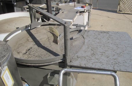 36" width Accumulation Table, Stainless Steel, 1/2 HP, 30" x 21" leaf for discharge - Image 2