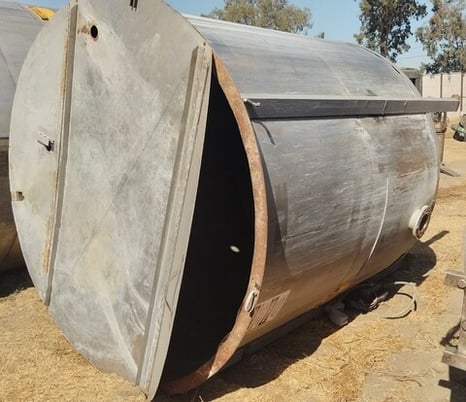 2250 gallon Stainless Steel Tank, Agitated, Cone Bottom, 7' 6" diameter x 8' straight side, 2 HP - Image 2
