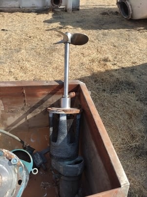 2250 gallon Stainless Steel Tank, Agitated, Cone Bottom, 7' 6" diameter x 8' straight side, 2 HP - Image 10