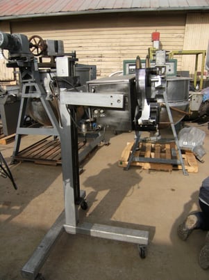 Label-Aire #2111M, Pressure Sensitive Spot Labeler, 3/4"-4" width x 3/4"-4" L capacity, 1 HP, 115 V - Image 2