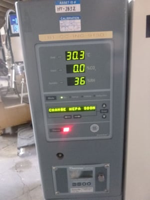 Thermo Scientific #3310, CO2 Incubator, 11.4 cu.ft. capacity, 20.6" x 28.8" x 32.8" interior, 5-50 deg. C - Image 2