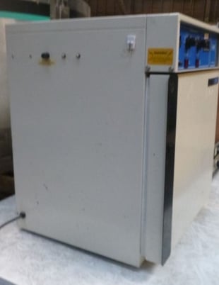 VWR #1520, Benchtop Incubator, 15" x 15" x 15" deep Chamber, 5000 watts, 120 V - Image 2