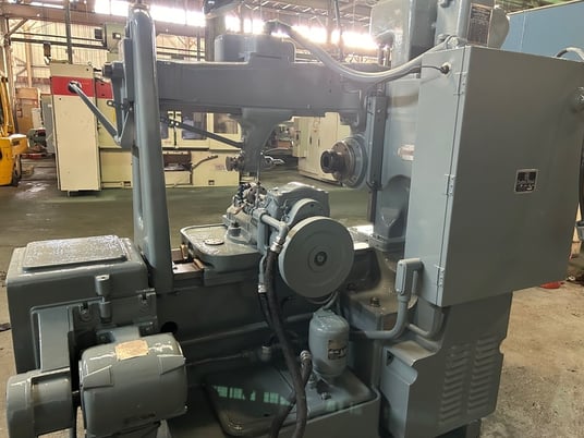 Barber-Colman #16-16, horizontal gear hobber, 16" workpiece diameter, 5" hob diameter, 1.25" arbor - Image 10