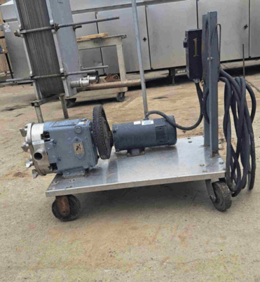 36 GPM @ 200 psi, Waukesha #030, 316 Stainless Steel positive displacement pump, 1 HP, 1.5" inlet/outlet - Image 2