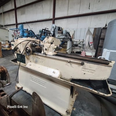 4.5" x 36" Pratt & Whitney #C-1804, thread milling machine, collet style headstock, s/n #286 - Image 1