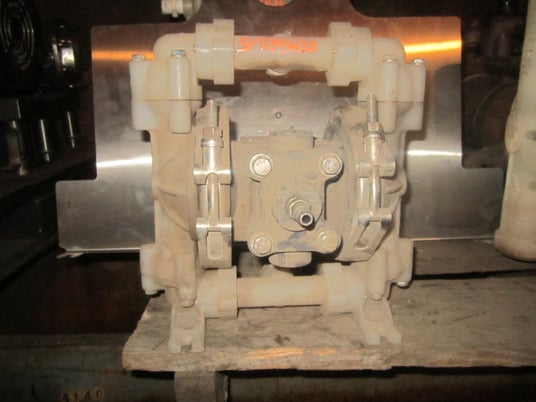 .7" Sandpiper #PB1/2-A, Double Diaphragm Pump, PPL, 100 PSI, 1/2" FNPT air inlet - Image 1