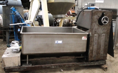 Topos Mondial #U20, doug Pump, 6" Inlet x 4" Outlet, 60" x 42" x 30" deep hopper, 6" diameter x 7' L auger - Image 2