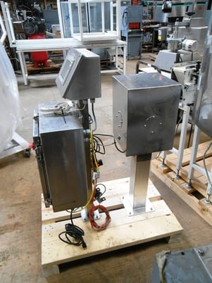 Keyence #CV-551, Barcode Reader w/camera & stand - Image 3