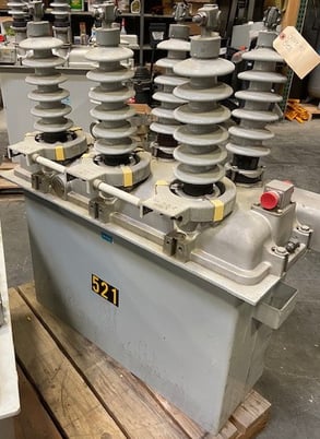 38 KV Mcgraw Edison Edison, 3 phase, 400 amp continuous, 6000 amp interrupt, hydraulic, automatic (3 - Image 5