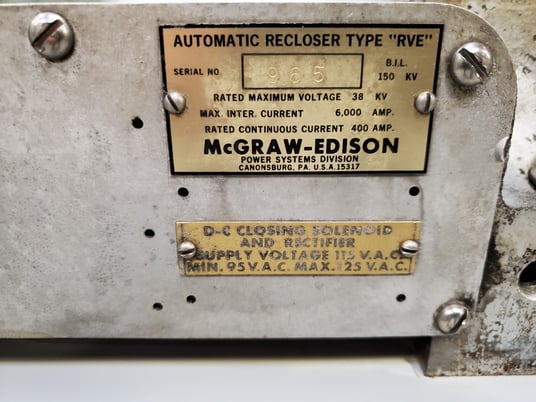 38 KV Mcgraw Edison Edison, 3 phase, 400 amp continuous, 6000 amp interrupt, hydraulic, automatic (3 - Image 8