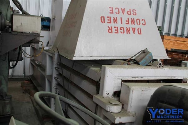International Waste Industries, paper / cardboard baler - Image 2