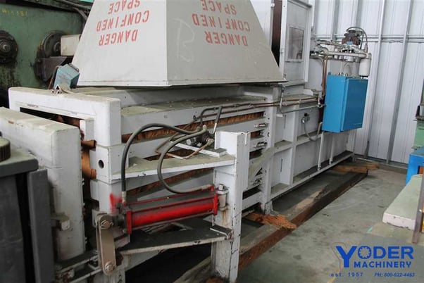 International Waste Industries, paper / cardboard baler - Image 3