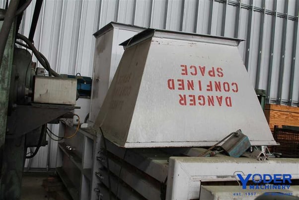 International Waste Industries, paper / cardboard baler - Image 5