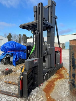 1400 lb. Raymond #SA-CSR30T, electric forklift, Precision Mark II Electric battery charger - Image 2