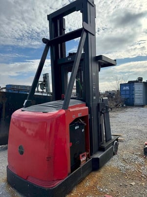 1400 lb. Raymond #SA-CSR30T, electric forklift, Precision Mark II Electric battery charger - Image 4