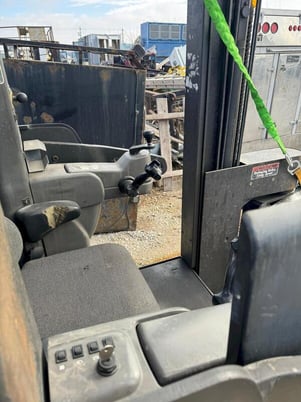 1400 lb. Raymond #SA-CSR30T, electric forklift, Precision Mark II Electric battery charger - Image 5