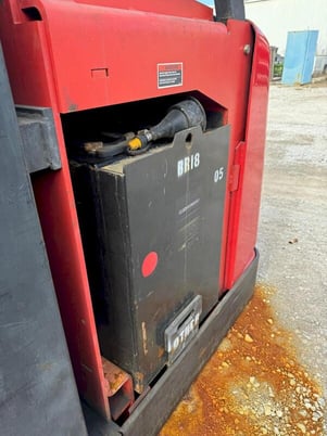 1400 lb. Raymond #SA-CSR30T, electric forklift, Precision Mark II Electric battery charger - Image 10