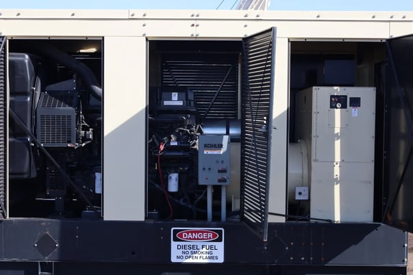 400 KW Kohler #400REOZDD, generator, enclosed, 565 hours, 2009, #090651 - Image 4