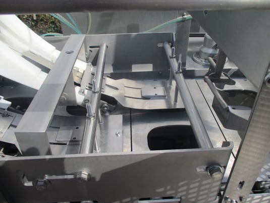 WCB Stainless Ice Cream Filling Machine / Scround ice cream container filler - Image 4