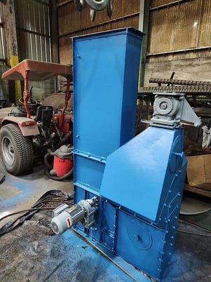17" Wheelabrator #A3-44873, newer style multi-table machine, (1) 25 HP wheel, dust collector, 2004 - Image 4