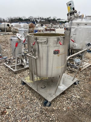 140 gallon Lee, Stainless Steel jacketed tank, 36" dia. x 34" straight side, 100 psi/FV, 1996 - Image 6