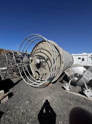 9000 gallon Stainless Steel Vertical Tank - Image 2
