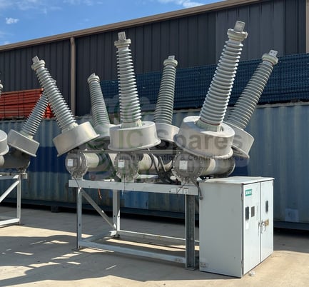 2000 Amps, Siemens, service factor 6 SF6, Circuit Breaker, 145 Kv - Image 1