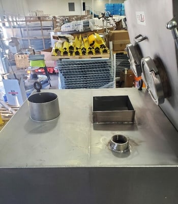 Powder Technologies Inc, 31" x 42" L x 25" H Stainless Steel bag dump station, hopper on caster - Image 4