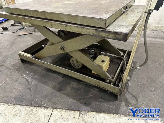 Hydraulic scissor lift table, 30" W x 60" L - Image 2