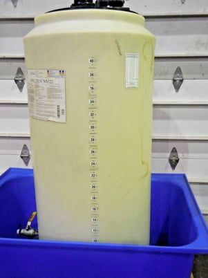 General Electric #NX122, Betz Spectrus, 80 gallon poly cylinder CDS tank w/spill container - Image 7
