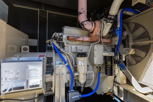 300 KW Kato light #6125HF070, generator, enclosed, 317 hours, #090750 - Image 4