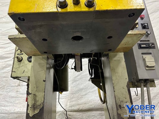 60 Ton, Komatsu #OBS60, OBI press, 4.72" stroke, 11.81" Shut Height, 2.76" power adjustment, 70 SPM, 1984 - Image 9