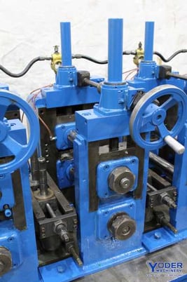 7 Stand, Yoder #M2-1/2, rollformer, 2-1/2" shaft diameter, 14" roll space, side pass rolls, 60 HP - Image 3