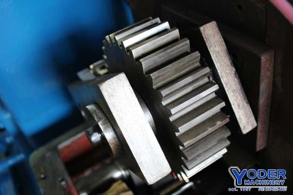 7 Stand, Yoder #M2-1/2, rollformer, 2-1/2" shaft diameter, 14" roll space, side pass rolls, 60 HP - Image 7