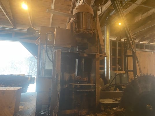 Edmiston, 4 Head Block Circular Sawmill, Running daily, 1987 - Image 5