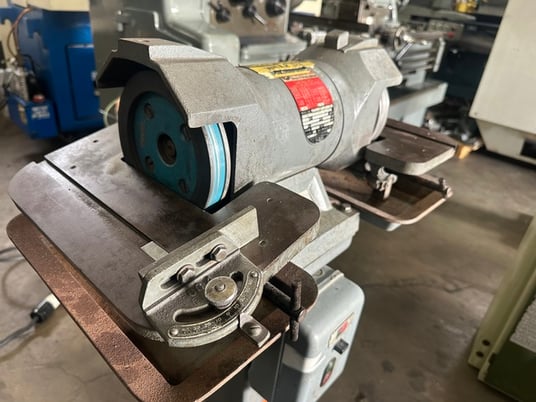 Rockwell #438-02-314-0582, Carbide Tool Grinder, 6" x 1" wheel, 7-1/4" x 12-3/4"table - Image 3