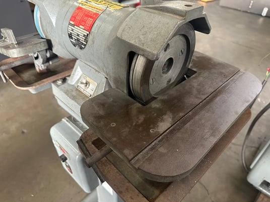 Rockwell #438-02-314-0582, Carbide Tool Grinder, 6" x 1" wheel, 7-1/4" x 12-3/4"table - Image 4