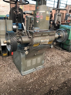 Hammond #7VRO-C, vari-speed, 7-1/2 HP, 1-1/4" arbors, backstands & DK-8 DusKolector - Image 1