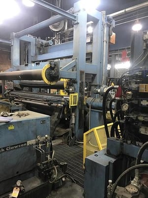 Black Clawson, 2 drum winder, shaftless floor pick up unwind stand, 130" wide - Image 3