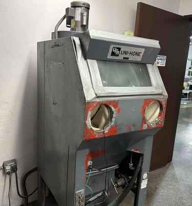 3" x 3" x 1/4" Uni-Hydro #42-14, hydraulic ironworker, 42 ton, 6" throat, 0.75" rod shear - Image 2