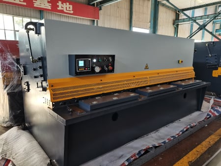 1/4" x 10' Ficom #QC12Y-8X3200, Hydraulic Shear, 24" front operated back gauge, 13 holddowns, 5.7" throat, new - Image 1